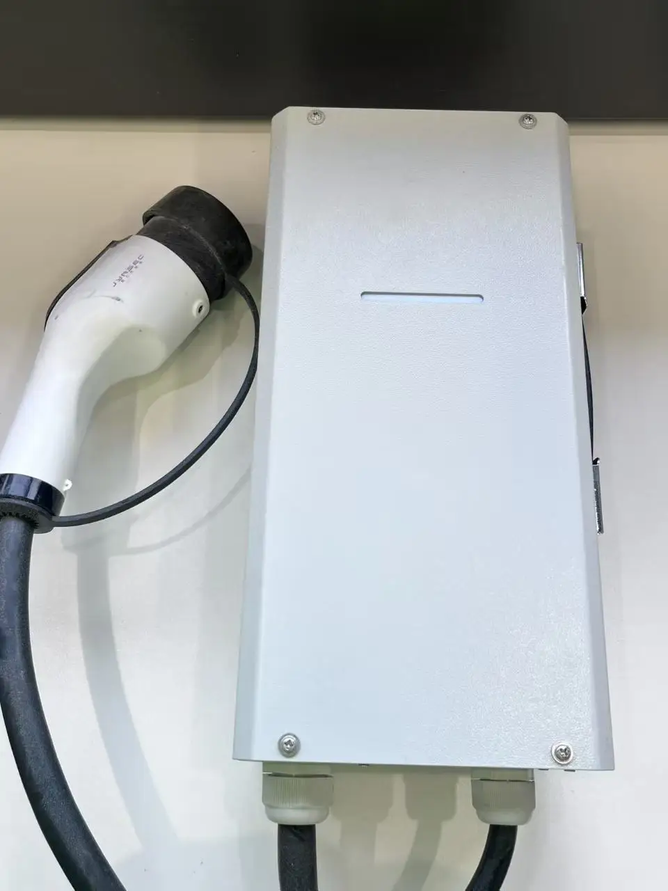 Lincoren Portable High Voltage 6kW DC Fast Charger Step-Down Charging SiC Tech OBC IP67 Air Cooling 94% Efficiency For Car
