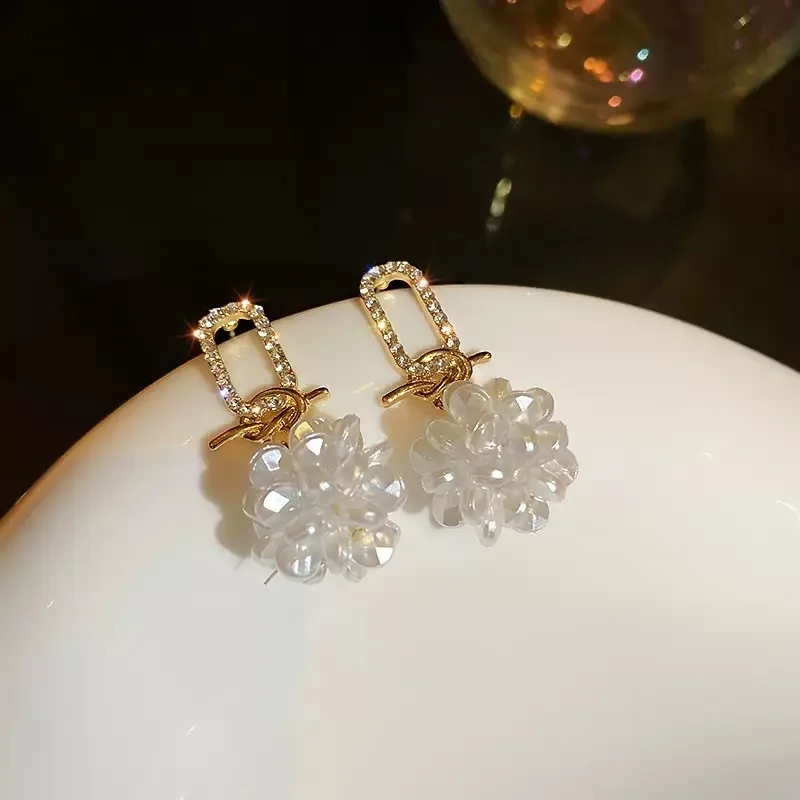 Women's Double Side White Shell Pearl Stud Earrings, Exquisite