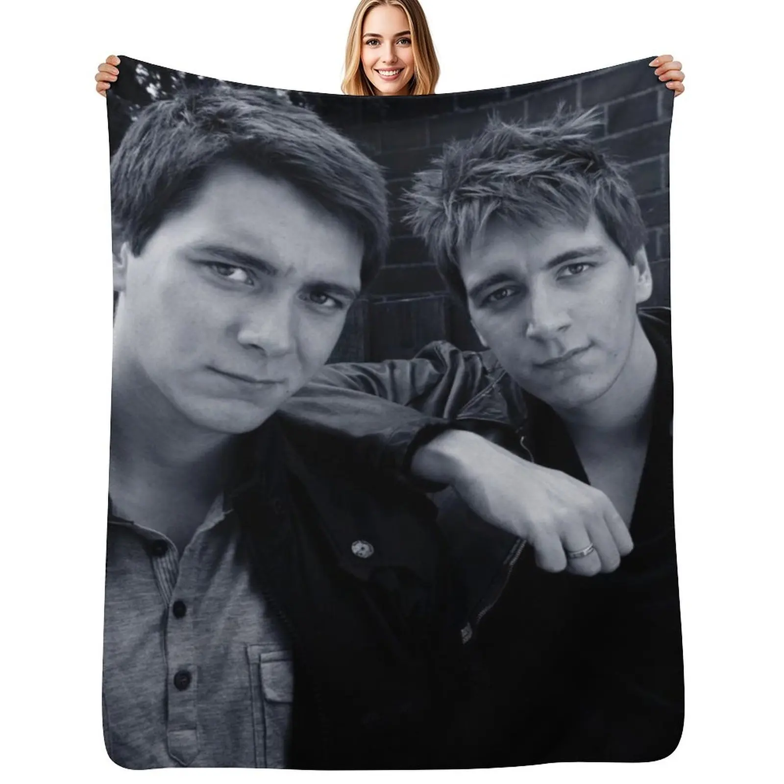 

james and oliver phelps Throw Blanket Warm Plush Fuzzy Blanket for Living Room