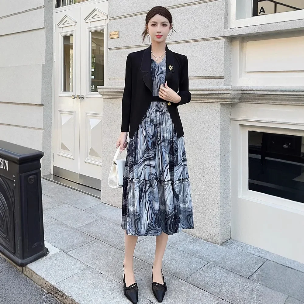 

Miyake Pleated Temperament Two-piece Dress Fashionable Design Suit Collar Jacket Inner Sleeveless Printed Bottom Skirt for Women
