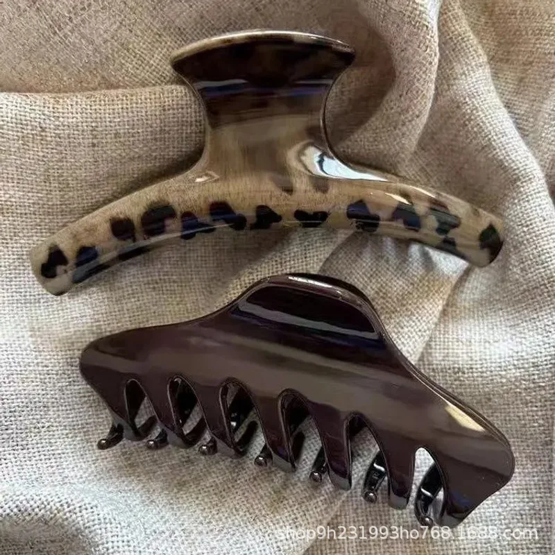 

2Pcs Vintage Leopard Print Large Shark Hair Claw Women Elegant Geometric Catch Clamp Hairgrip Hold Hair Clip Styling Accessories