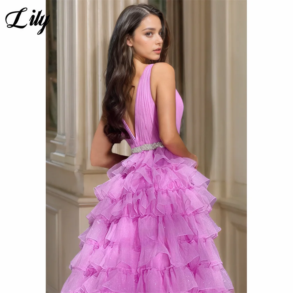 릴리 핑크-퍼플 우아한 딥 브이넥 파티 드레스, 티어드 러플 & 라인스톤 허리 민소매 댄스 파티 드레스 프롬 드레스 맞춤형