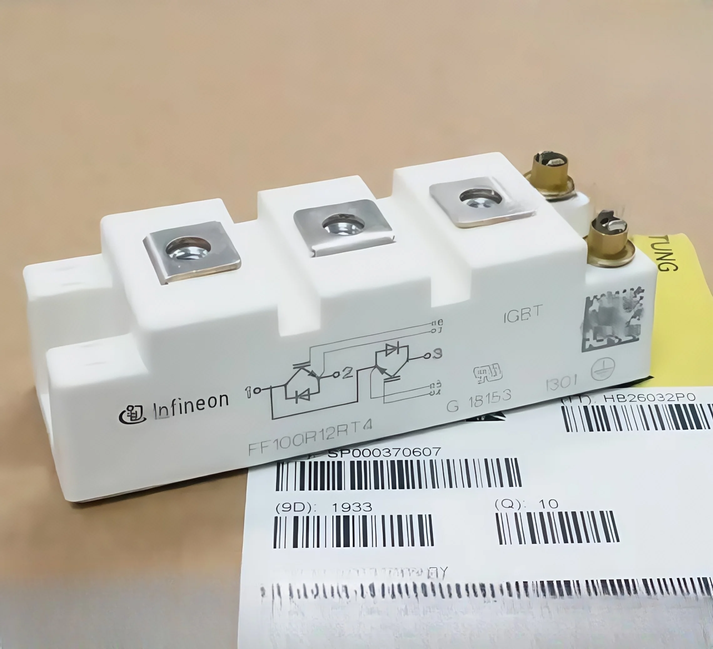 

FF150R12RT4,FF75R12RT4,FF100R12RT4,FF50R12RT4,FF35R12RT4。 Модуль INFINEON, импортный оригинальный запас!