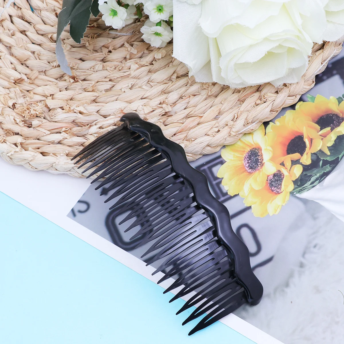 

4Pcs Plastic Teeth Hair Combs Simple Durable Hair Accessories for Women Girls Black and Fashionable Inserted Comb