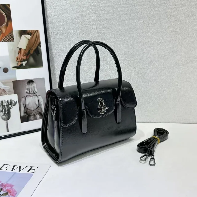High Quality Spliced Metal Handbag New Trendy Color Blocking Silver Buckle Flip Lock Design Single Shoulder Commuting Bag