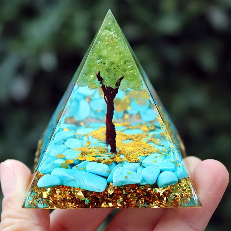 Bursting crystal crushed stone pyramid home resin dripping handicraft table ornament