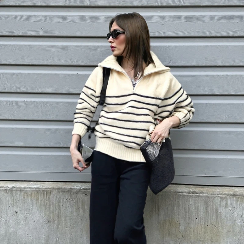 

2025 модный новый женский полосатый свитер на молнии с отложным воротником и длинными рукавами, осенне-зимний свободный повседневный трикотаж, топ