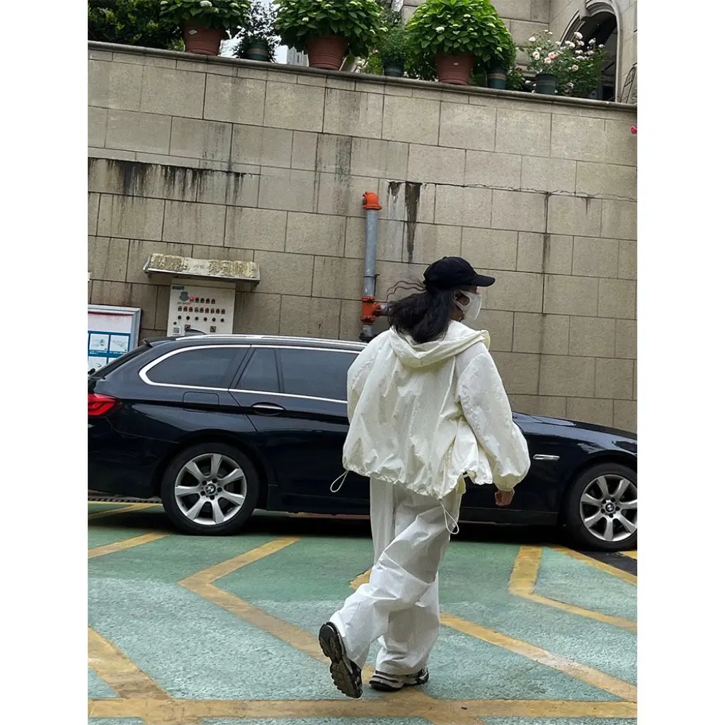 

Women's Light Korean Style Hooded Zipper Jacket Summer Sun Protection Casual Slim Long-Sleeved Thin Outerwear