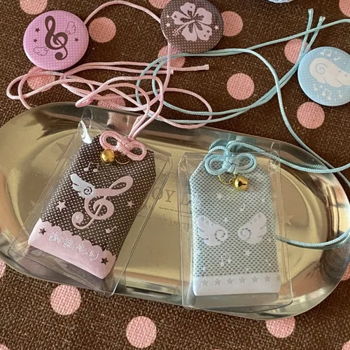 Imagen 2 del producto Abalorio de bendición de estilo japonés con alas de notas musicales, colgante de llavero Kawaii para mochila escolar, estuche para lápices, organizador de llaveros
