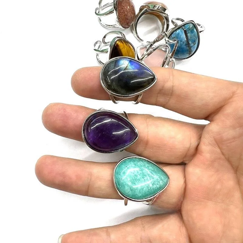 

Exaggerated l Crystal Egg-aped Oval Ring for Men And Women Couples Faion Jewelry Accories