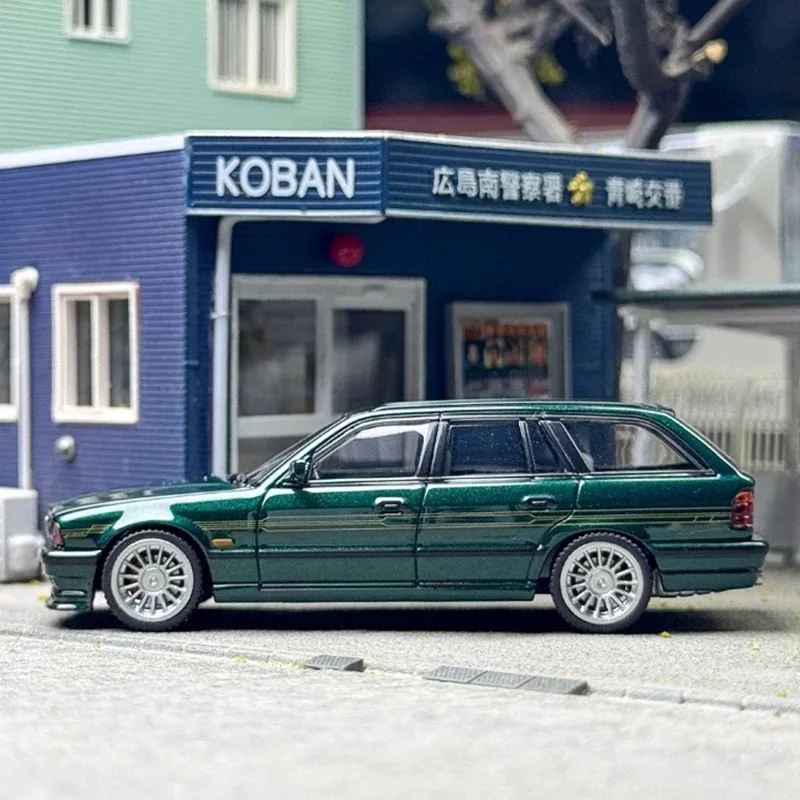 Mortal 1:64 E34 ALPINA B10 TOURING Open Cover Alloy Car Model Classics Adult Souvenir Gift