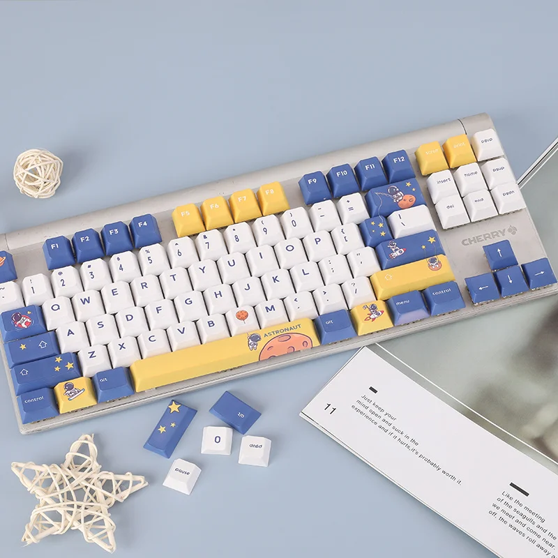 

130 Keys/set Astronaut Theme Keycaps PBT Dye Sublimation Key Caps Cherry Profile Keycap For 40 61 64 68 84 87 96 98 104 108