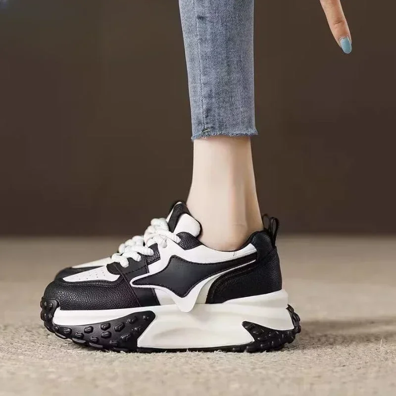 Sepatu kets wanita, sepatu Sneakers Korea sepatu Platform olahraga modis nyaman dan elegan untuk berjalan