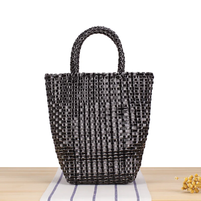 New Minimalist Woven Plastic Tote Bag, Casual Versatile Beach Bag for Women, Fashionable Shoulder Bag for Vacation Photos