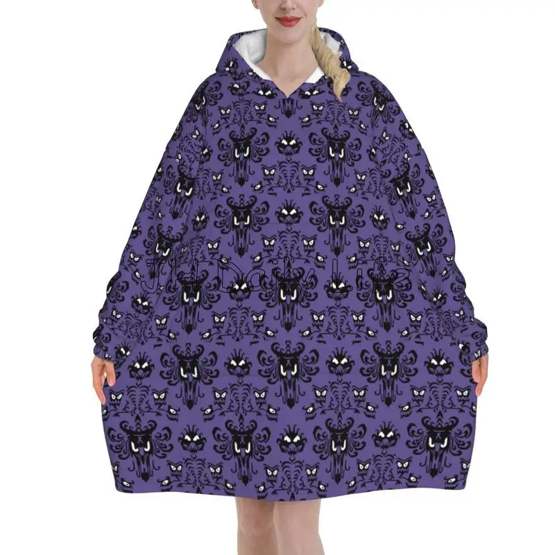 Haunted Halloween Mansion Wearable Blanket Hoodie Soft Sherpa Fleece Hooded Blanket Warm Flannel Blankets Sweatshirt for Women