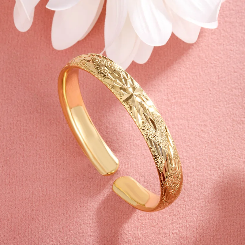 

Dawn's Jewel Copper alloy gold-plated frosted meteor shower 24K gold-plated open bracelet with flower pattern
