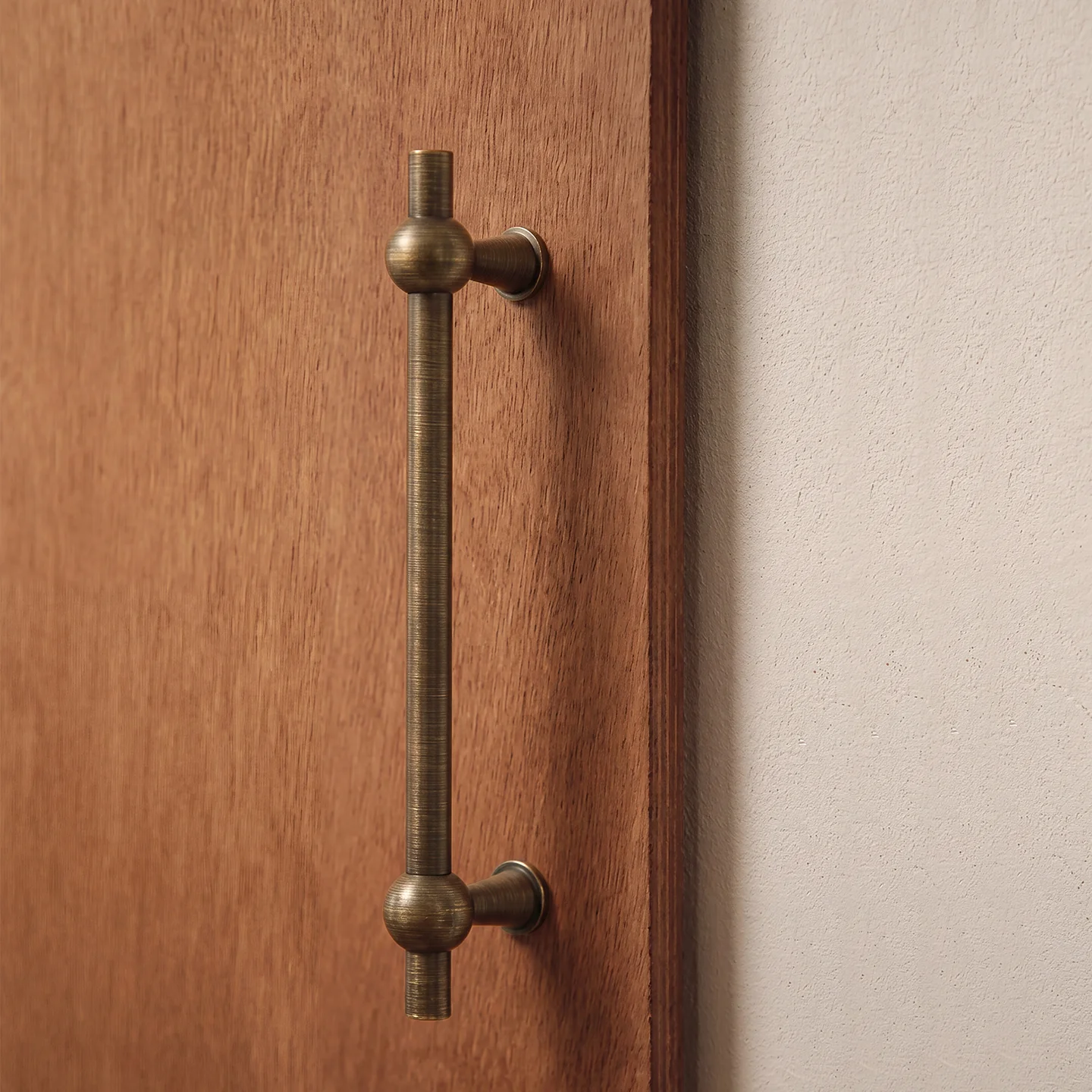 DOOROOM Solid Brass Handle Antique Bronze Cabinet Door Handle Home Handshake Wardrobe Drawers Dresser Kitchen Door Handle