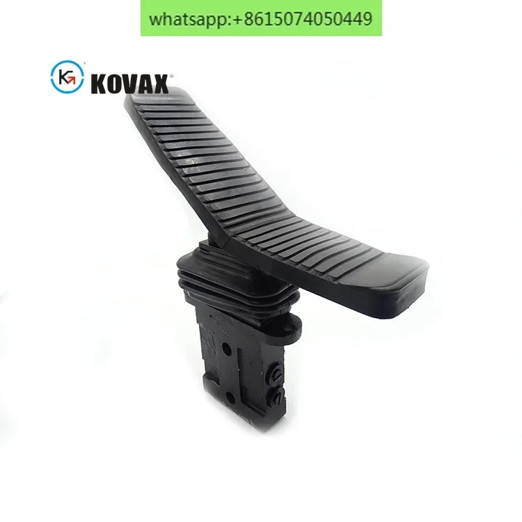 Excavator walking pilot valve, unilateral foot valve E200B E320 206-3336 engineering machine parts