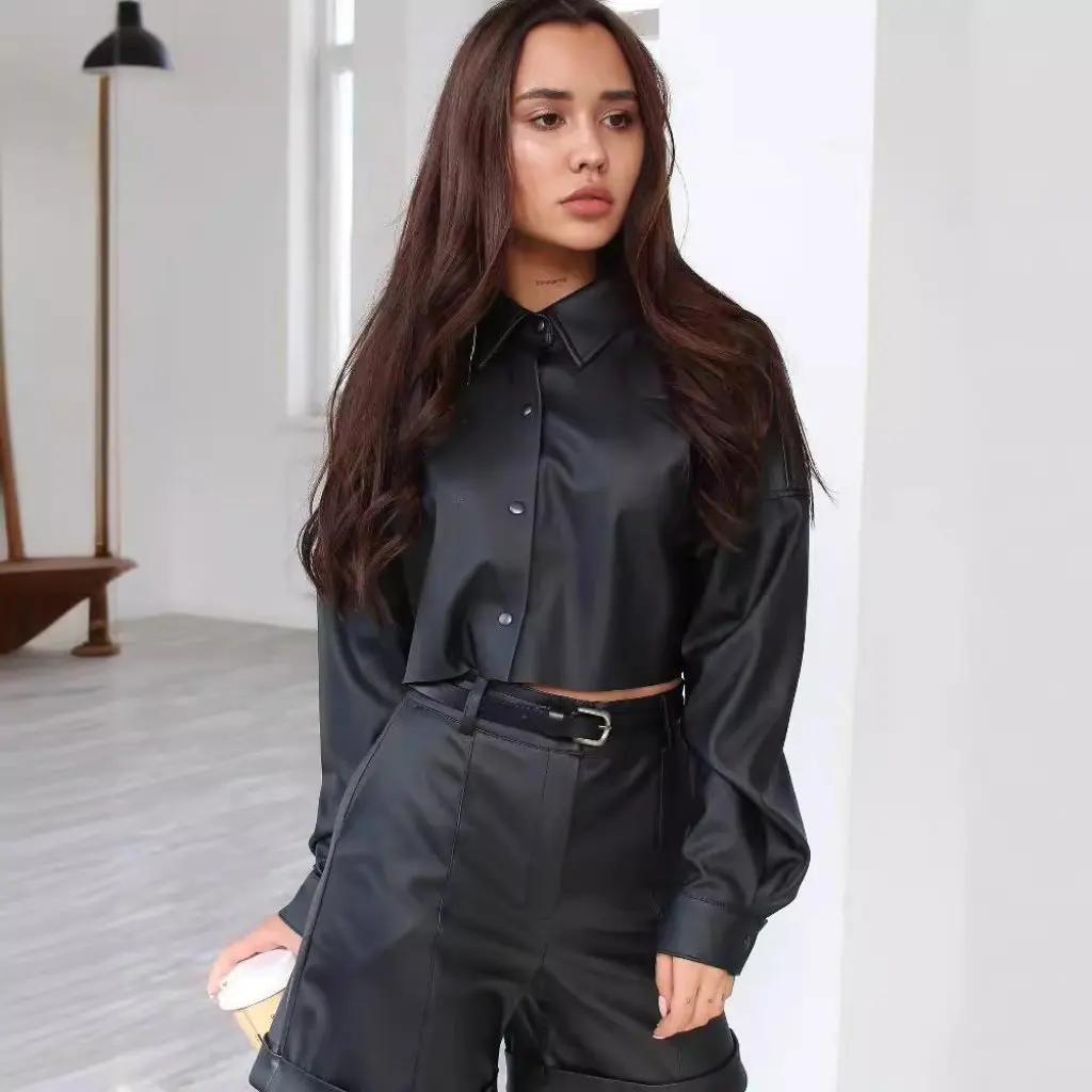 レディース長袖PUシャツ 秋冬新作 無地 バットウィングスタイル へそ出し 欧米風ファッション