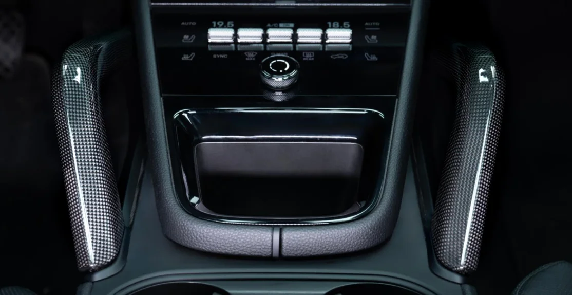 Premium Door Handle Perfect FIt for 9Y0 Dry Carbon Fiber Version High Quality Enhances Vehicle's Visual Appeal