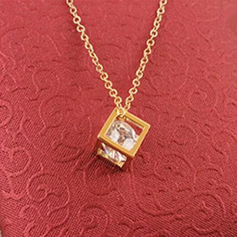 Korean Trendy Crystal Jewelry Love Cube Square Necklace Elegant Zirconia Pendant Necklace Clavicle Chain Wholesale