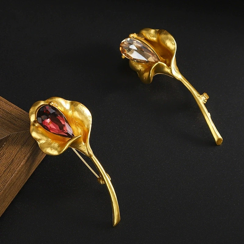 بروش لوتس على شكل حدوة حصان ملون من المينا مرصع بالزركون، مزاج أنيق، ياقة دبوس، إبزيم، إكسسوار زهور