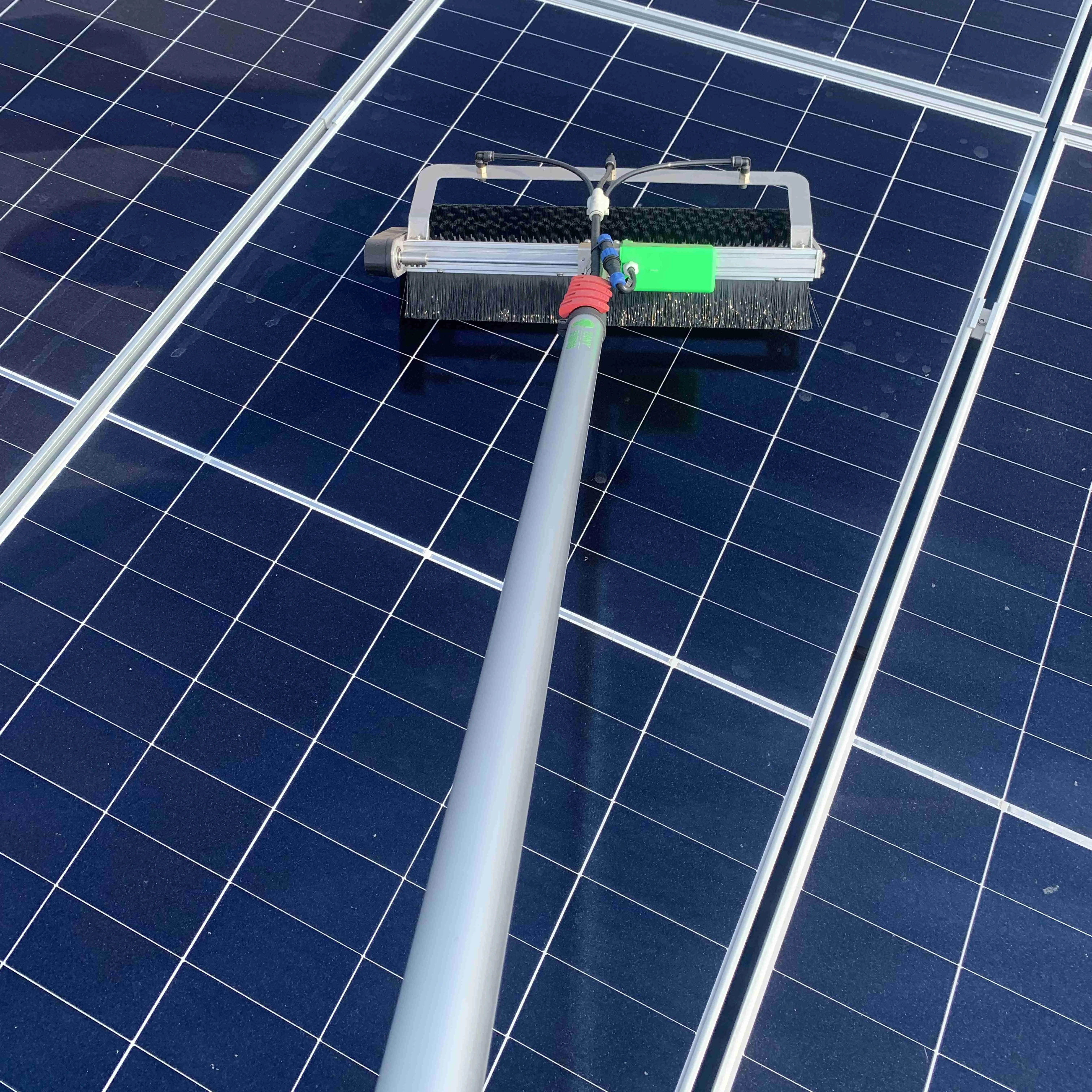 TYKJ-S3 scratch-resistant, waterproof and durable solar panel cleaning robot New solar panel cleaning machine