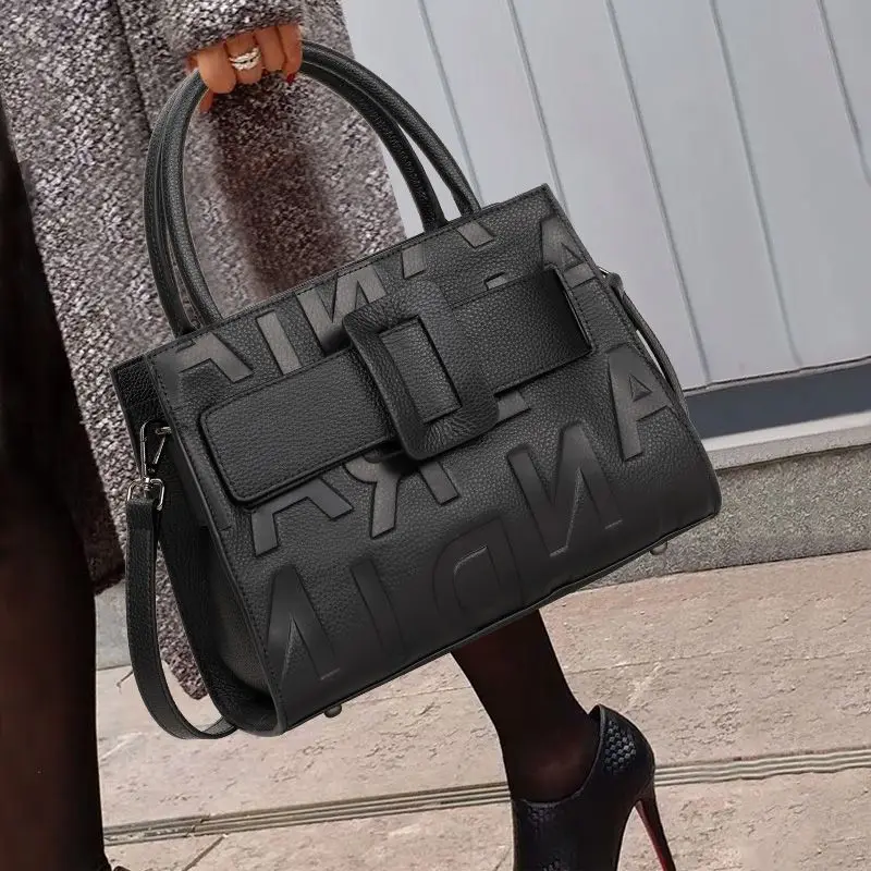 Genuine leather women\'s bag Women\'s shoulder bag 2023 new large capacity crossbody bag Women\'s versatile handbag Letter bag