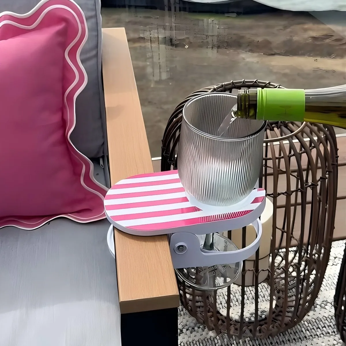 Cross-border new products, creative and fun cute clip-on beverage rack
