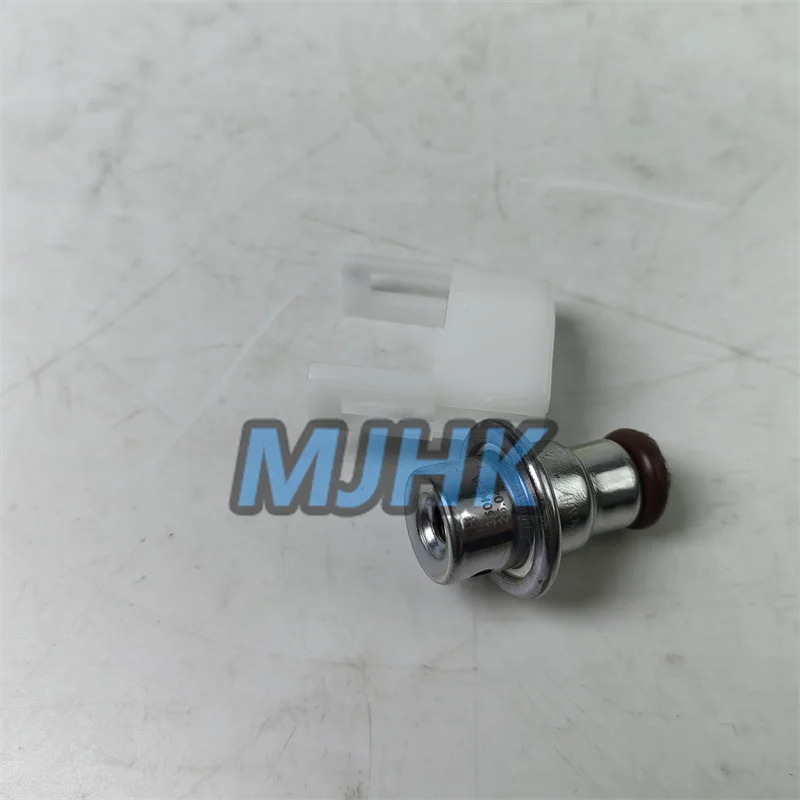 Fuel Pressure Regulator Valve For Yamaha Yzf R6 R6R R1 08-10 Yamaha YZF FZ6 FZ6S FZS6 FZ6N XJ6N FJR 1300 PAT-4CB 4C8-13907-00 01