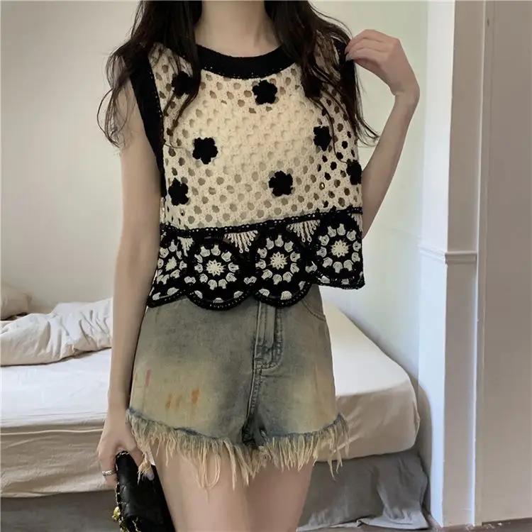 French Sexy Splicing Embroidered Crochet Knitted Vest Women's Summer Sleeveless Short Hollow Round Neck Versatile Top Popular