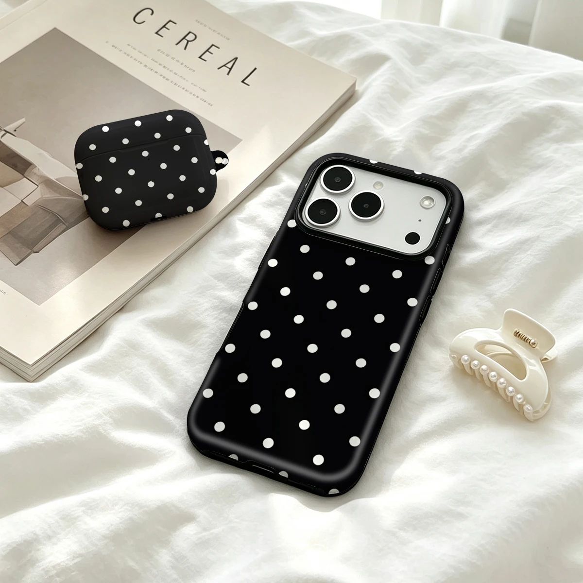 Airpod Case Cover - 2 in 1 White Polka Black