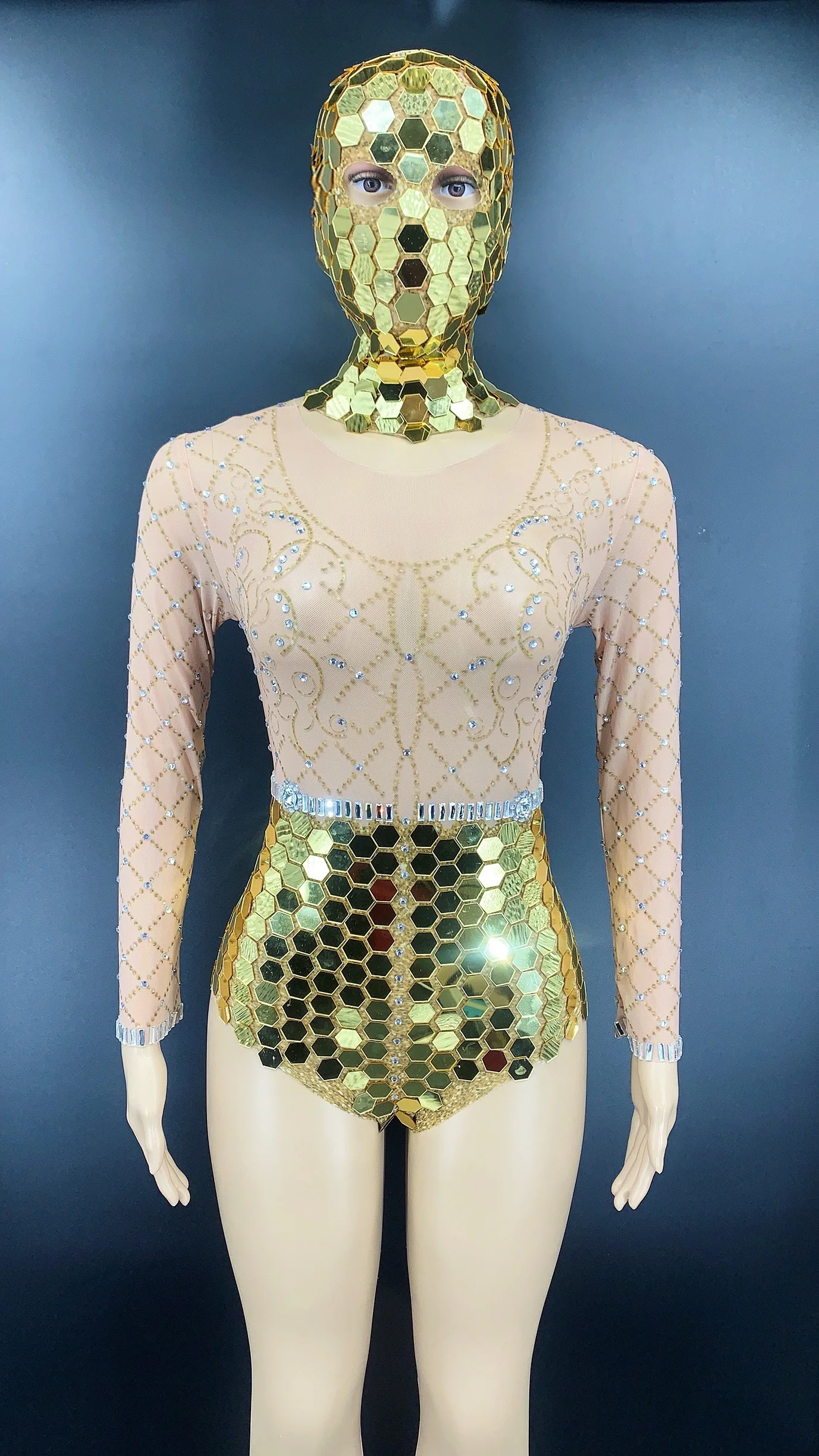 Kombinezon z cekinami lustrzanymi w wielu kolorach, kostium drag queen, strój sceniczny dla piosenkarza, tancerki, nakrycie głowy, kombinezon rave, model yj014 (2026)