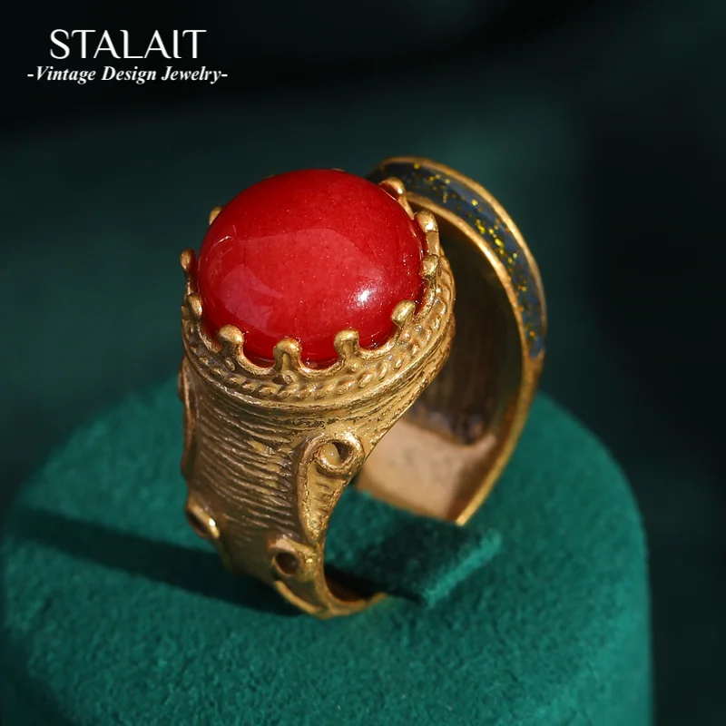 

Wedding Red Round Natural Stone Vintage Ring Crown Antique Jewelry Gold Color Luxury Hollow Bride Gift Accessories for Women