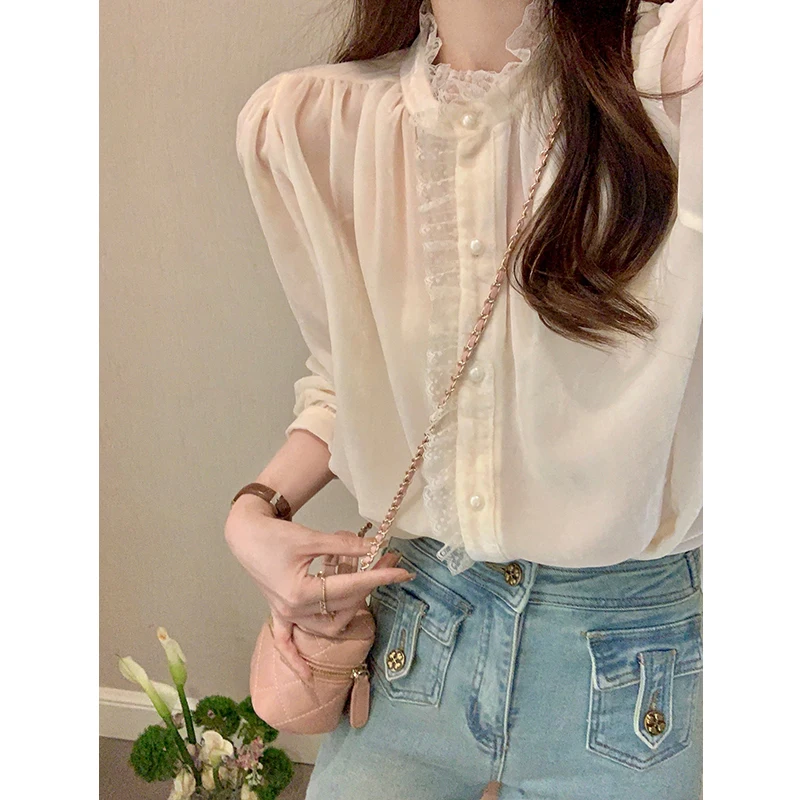 

Женская блузка MUKOK с белым кружевом, весенняя новинка, изысканный дизайн, нежный, омолаживающий, бархатный, на пуговицах, с длинным рукавом