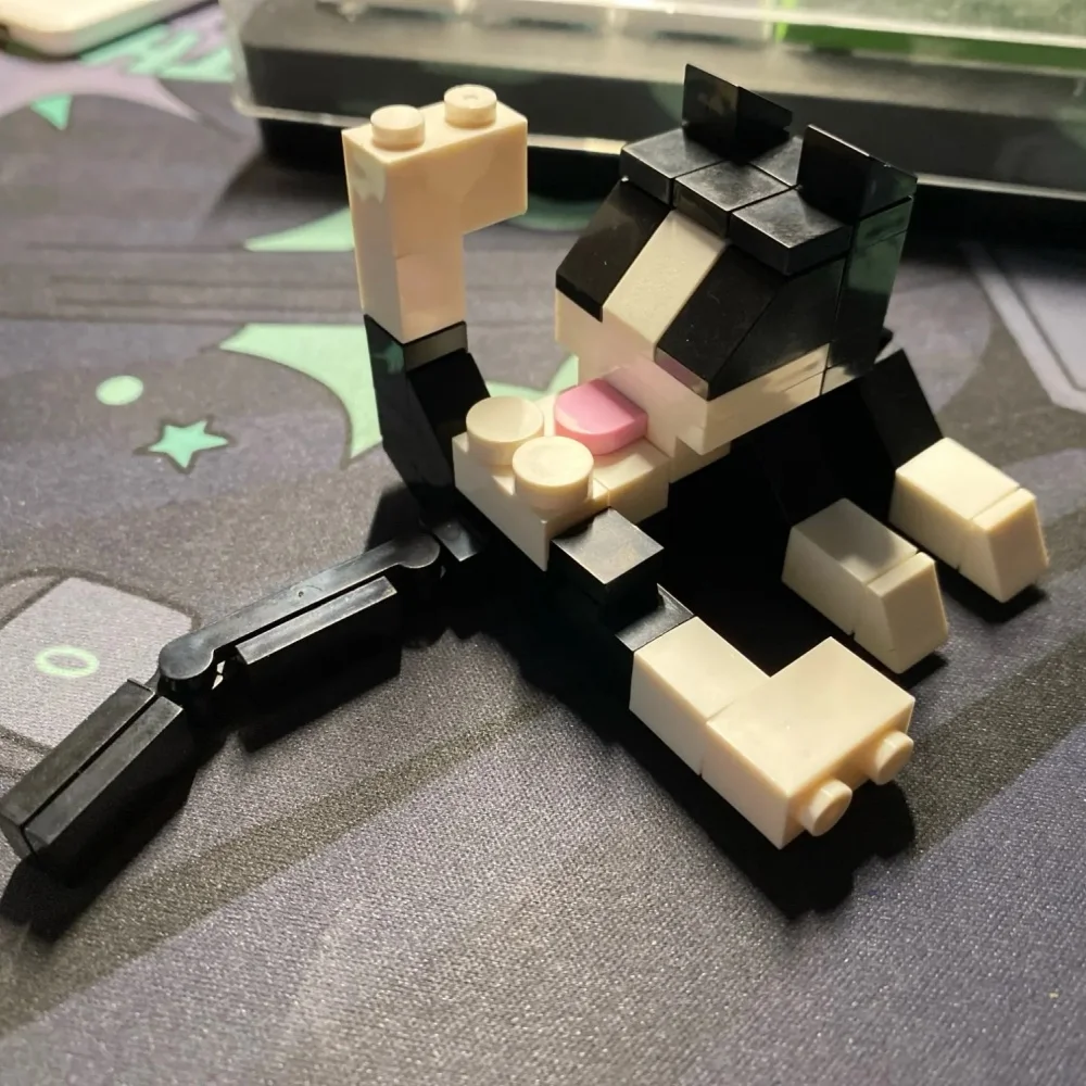MOC Cat Lick Their Fur Bricks Cute Animal Cow Cats Compatible Figure Building Blocks Toys For Children Adult Friends Gift Medol