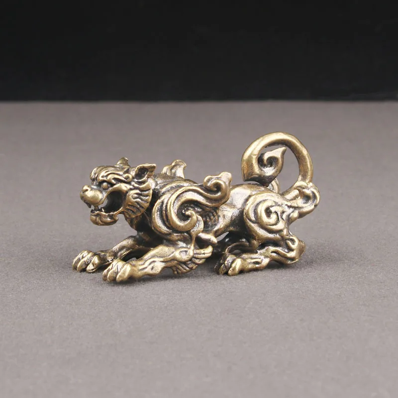 Retro Brass Auspicious Beast Divine Tiger Carved Ornament Desktop Decoration