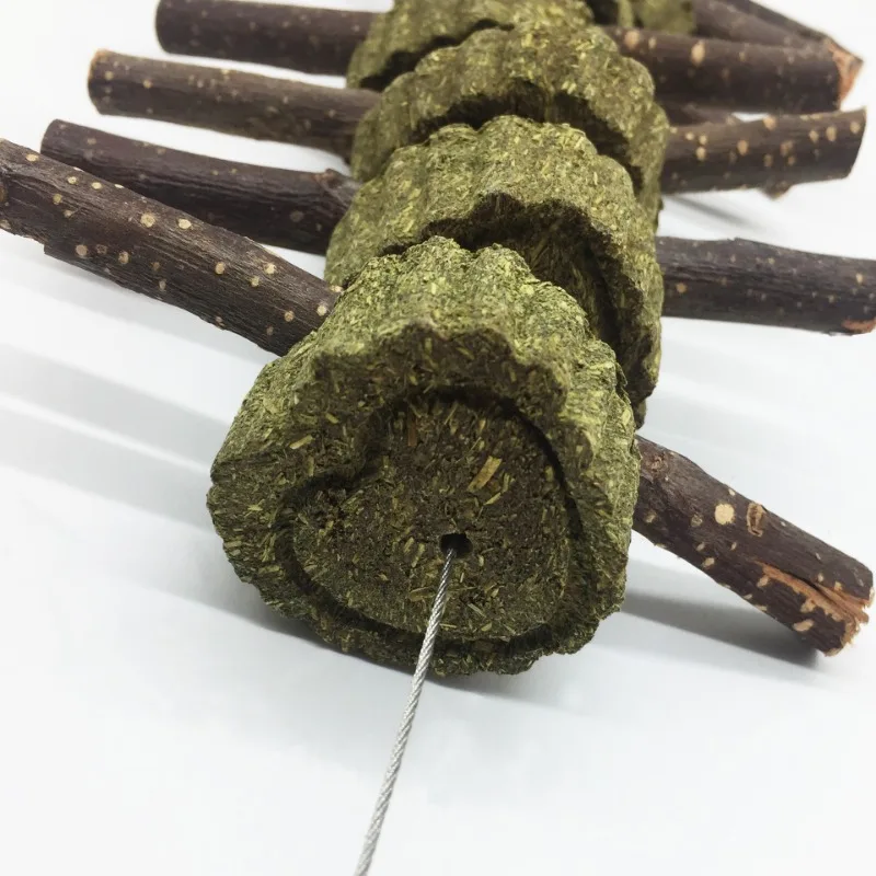 Manual Rabbit Teeth Grinding Grass Cake Skewer Hamster Rabbit Timothy Grass Cake Skewer Apple Branch Bite Skewer Snacks