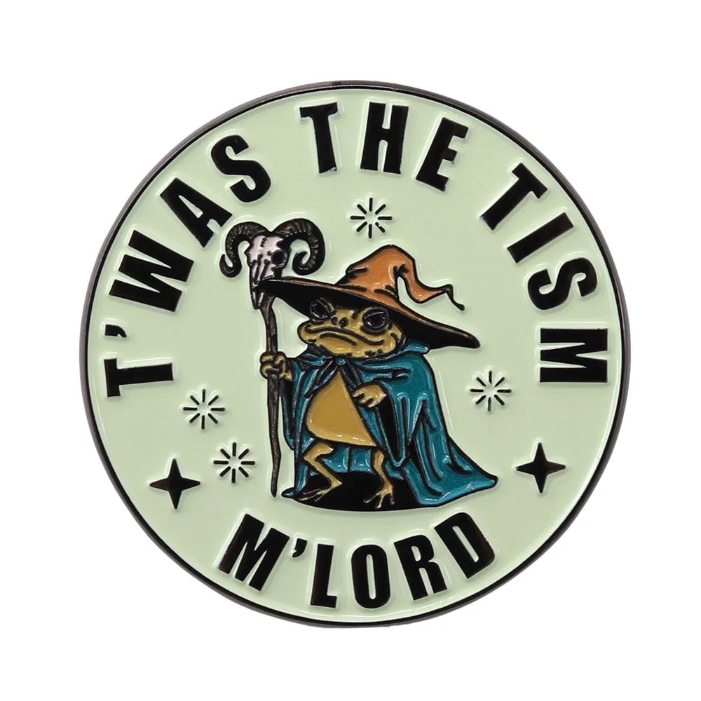 T'Was The Tism M'Lord Zauberer-Katakelpin Emaille-Brosche Humorvoller Frosch-Hexen-Anstecknadel DnD-Mönch-Sandsack-Totenkopf-Stab Lustiges Weirdcore-Meme – Detail 1