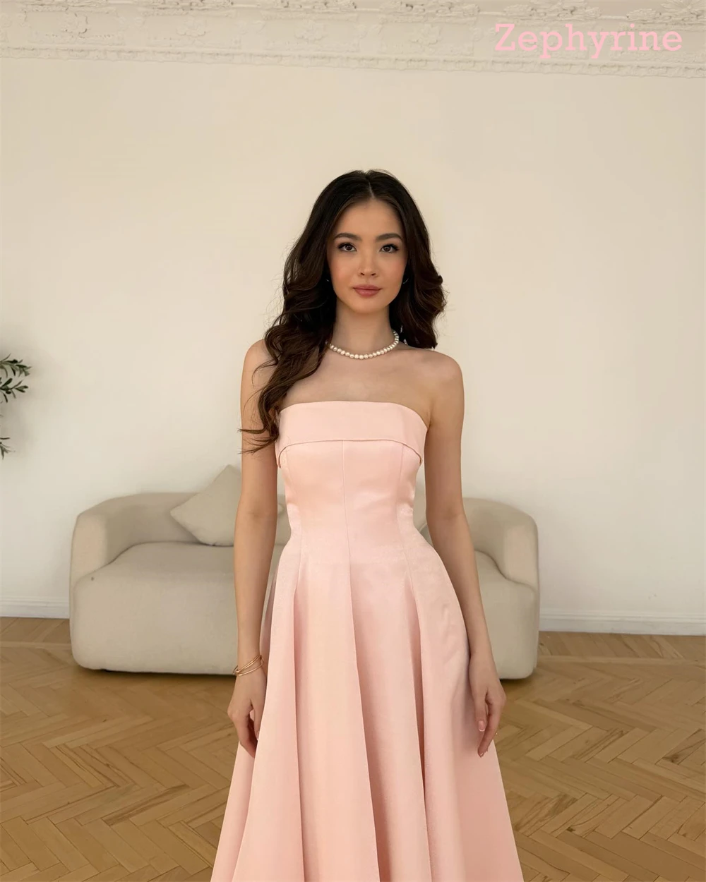 Op maat gemaakte sprankelende roze satijnen avondjurk Prachtige strapless mouwloze homecoming-jurken Luxe jurken voor speciale gelegenheden