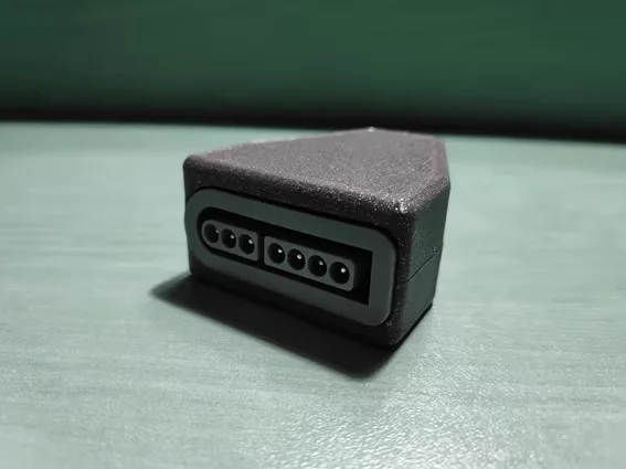 وحدة تحكم SFC Super Ntd إلى محول C، يمكن توصيلها بالهواتف المحمولة وأجهزة الكمبيوتر وRaspberry MiSTer وغيرها من الأجهزة