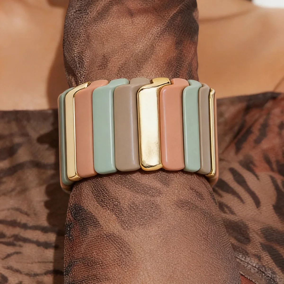 B3589 retro creative geometric alloy resin bracelet, macaron niche splicing laminated elastic wide bracelet