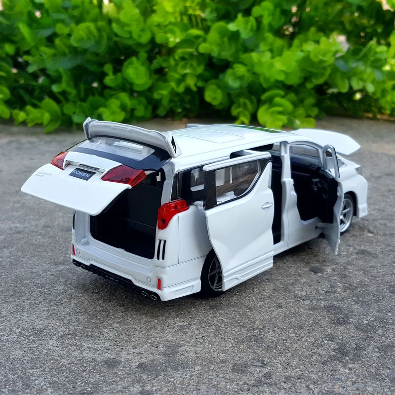 JKM High Simitation 1:32 Alphard MPV Model Alloy Pull Back Car Model 4 Open The Door With Sound Light Kids Toys