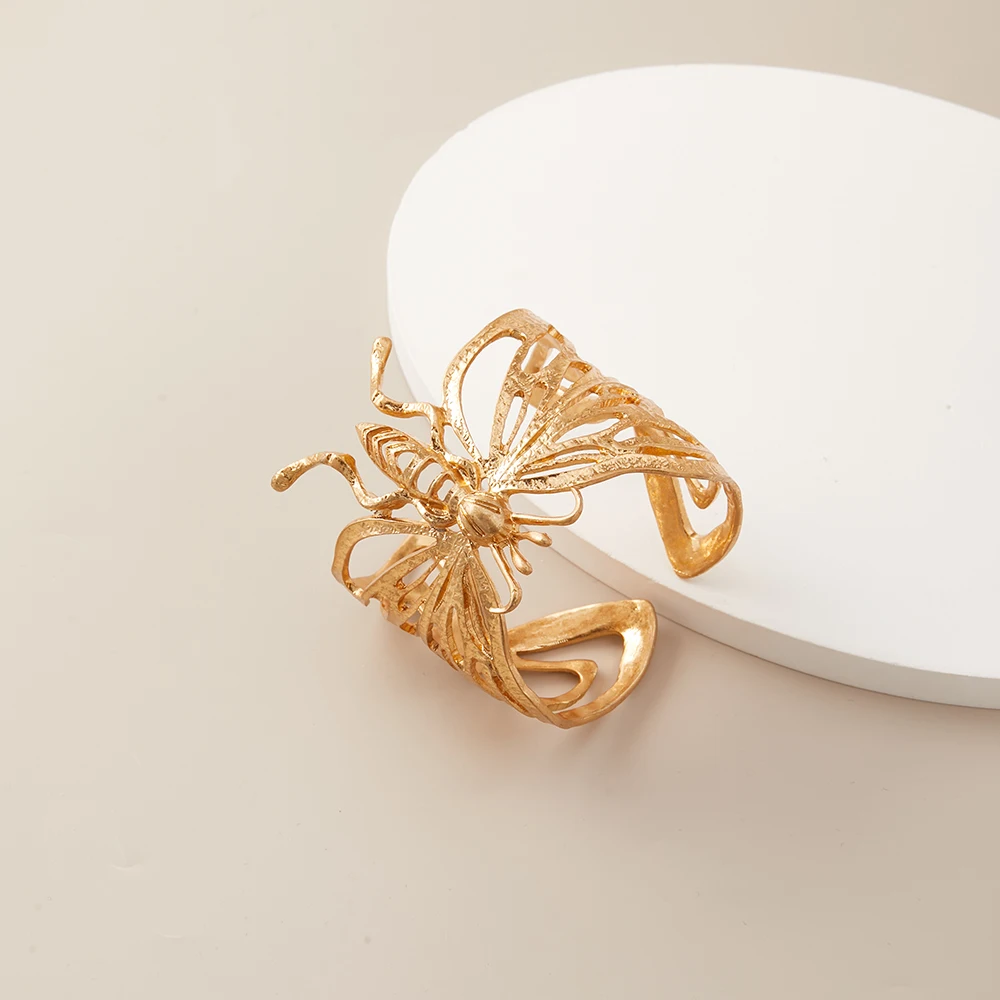 Luxurious Retro Gold-Plated Women's Bracelet New Fashionable Hollow Butterfly Design Alloy Evening Accessory with Free Shipping