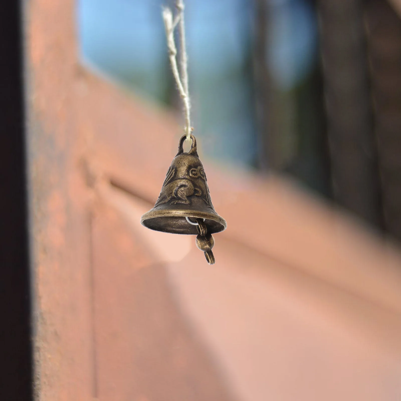 

Vintage Bell Pendant Metal Wind Chime Feng Shui Charm Jingle Bells for Crafting Decorative Goat Cattle Garland Home Gift