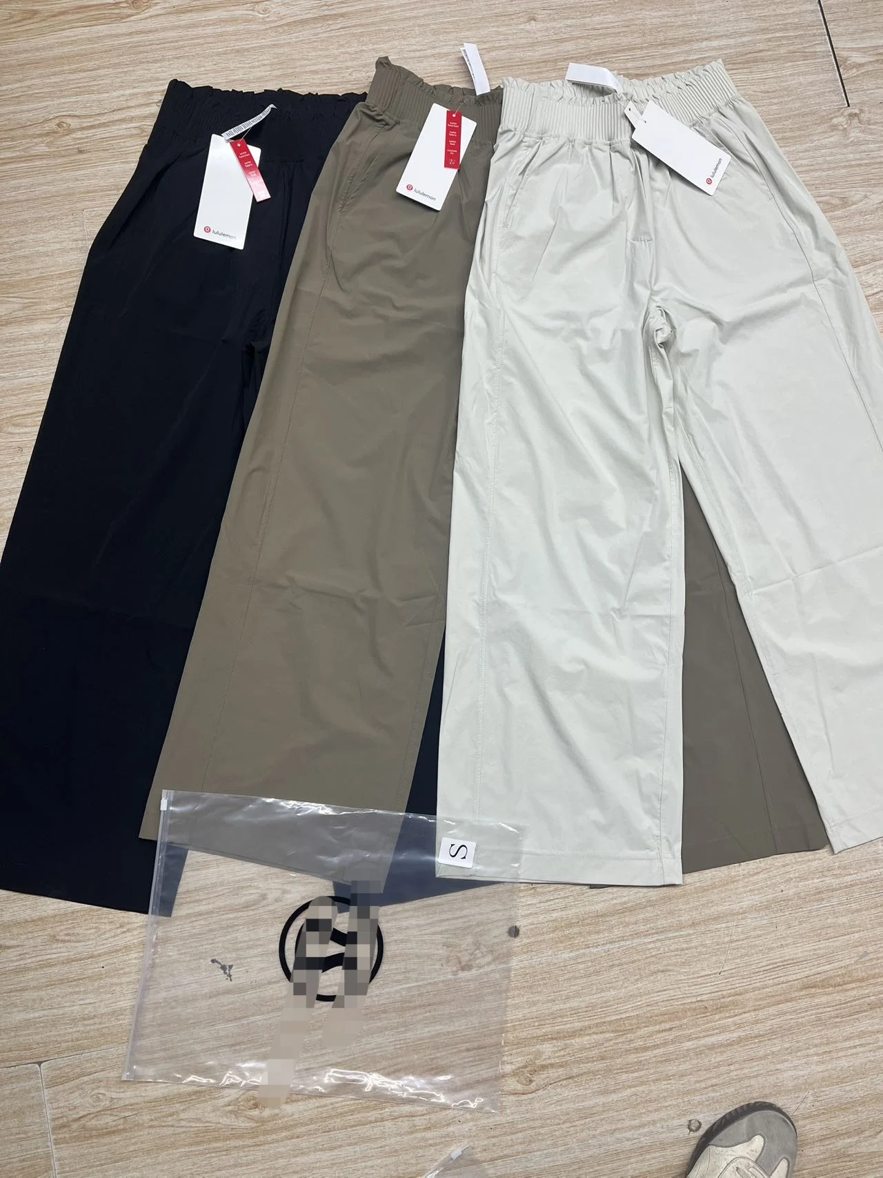 

Удобные легкие женские брюки с широкими штанинами, быстросохнущие, с цветочным принтом на поясе, универсальные повседневные брюки для города и активного отдыха.