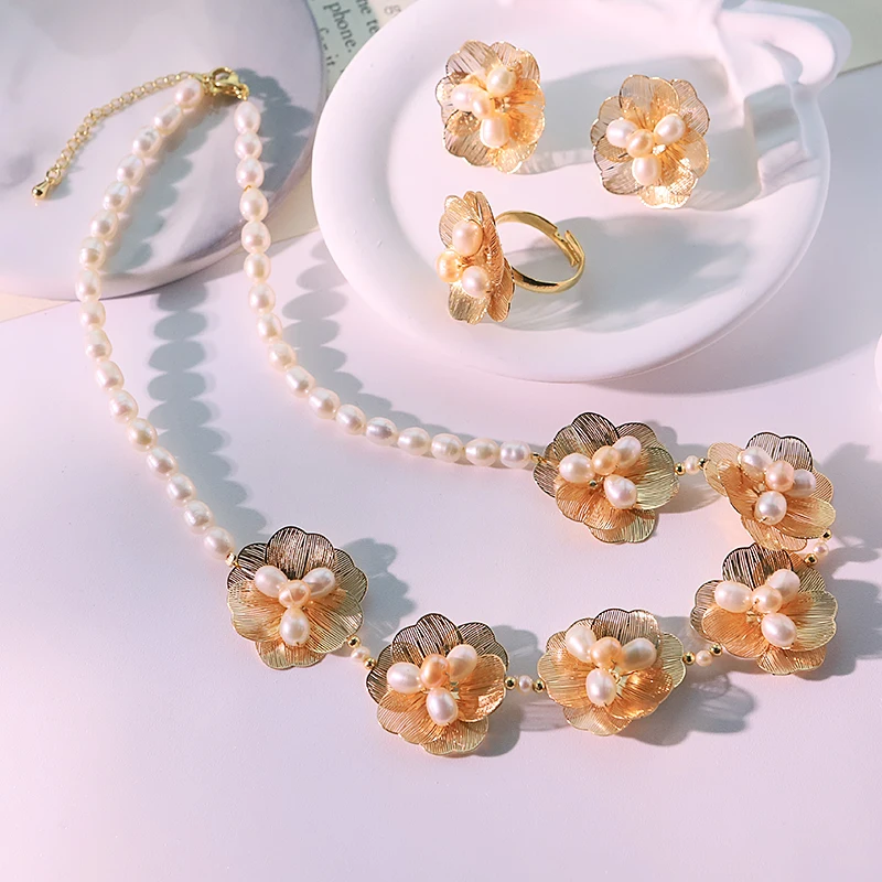 Natural Pearl Copper Gold-Plated Flower Necklace Earrings Ring Set Luxurious Design Set  Banquet Wedding Women's Jewelry GS0225 view 4