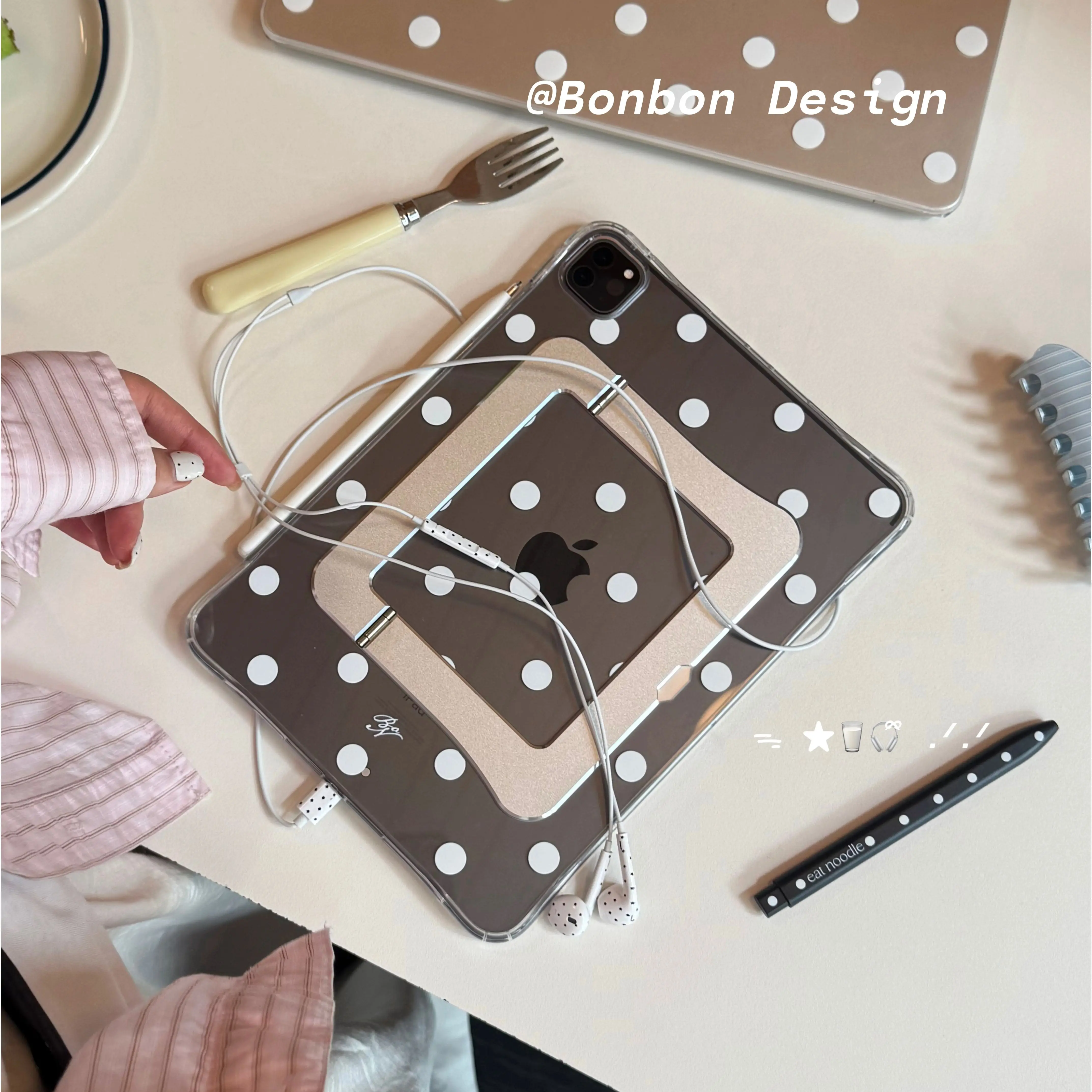 Kolorowa, w kropki, akrylowa o – Ipad Cover Folio recenzja i cena