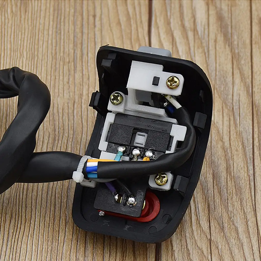 Motorcycle Handlebar Switch Universal Control Unit Electric Start Flameout Accessory for Yamaha Scooter 50cc Motorcycle Handlebar Switch Universal Control Unit Electric Start Flameout Accessory for Yamaha Scooter 50cc