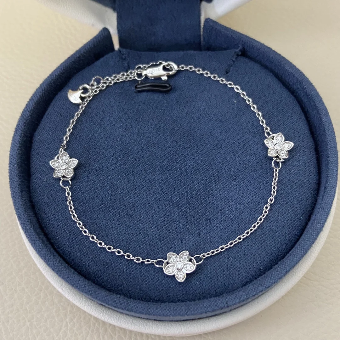 

2025 Minimalist Chic! S925 Sterling Silver Tiny Triple-Flower Bracelet for Everyday Subtle Glam